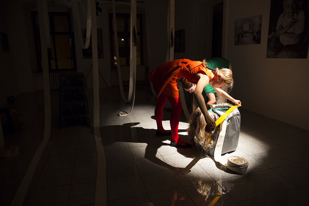 Photo from the performance Zlé gesto (Bad Gesture)